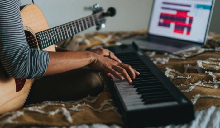 5 Ways Musicians Can Earn Extra Cash While Navigating the Pandemic